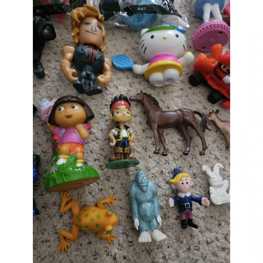 Miscellaneous Kids Toy Lot Figure‎ Items Lot Of 24 Items